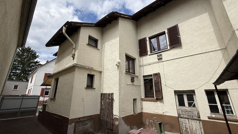 ### STADTHÄUSCHEN MIT NEBENGEBÄUDE, HOF UND GARTENREFUGIUM WARTEN AUF IHRE IDEEN! ###
